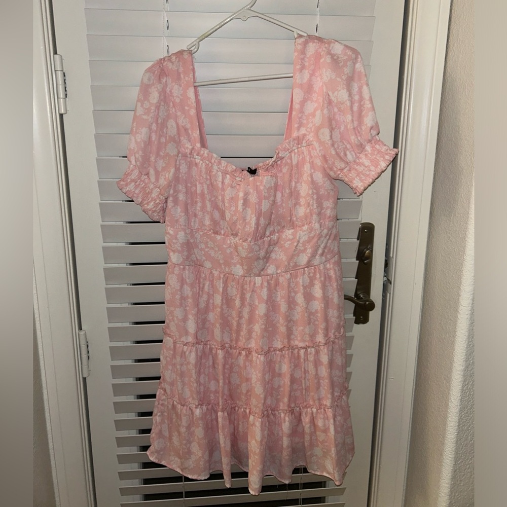 Pink floral sundress (WORN ONCE) this is from Marshall’s and is a size XL!!!